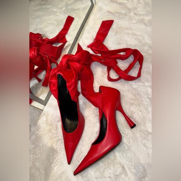 Balenciaga pointy red heels - Picture 4 of 8
